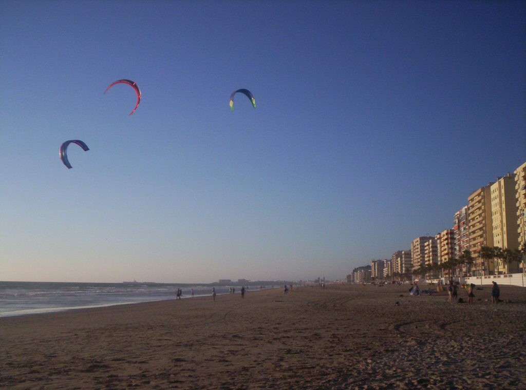 Playa_de_la_Victoria_-_Cometas